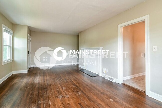 Building Photo - 3 Bedroom Pet-Friendly Home in Charlotte, NC with Main Street Renewal