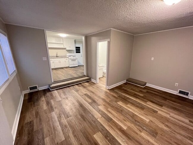 Building Photo - Remodeled 3 Bed Home Near Downtown Raleigh