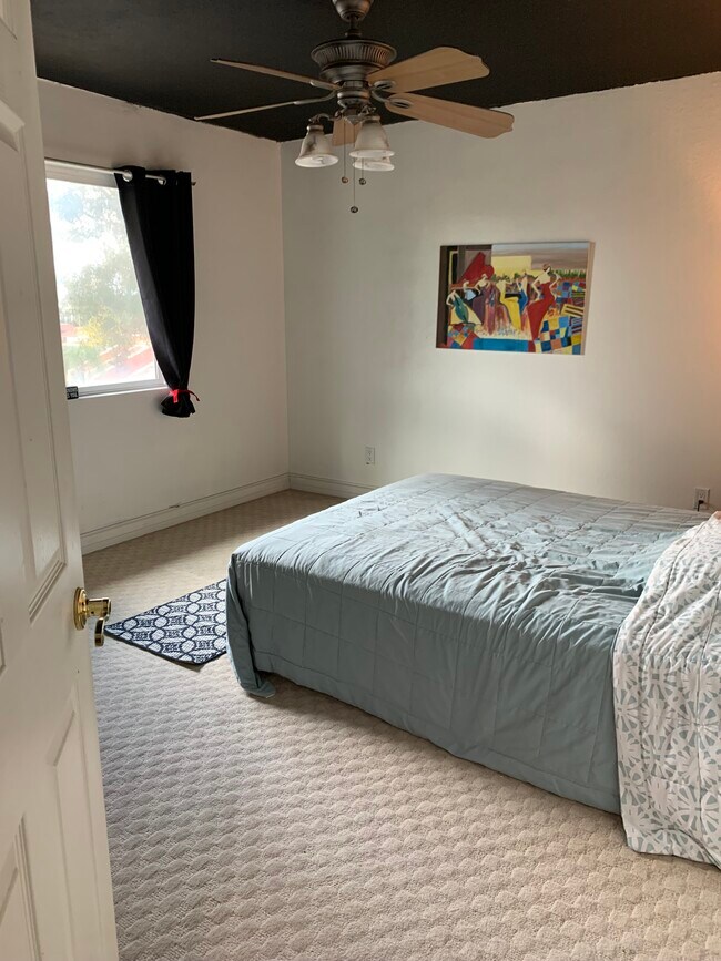 Building Photo - 23465 Via Ronda