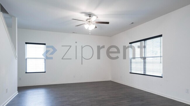 Building Photo - Unit