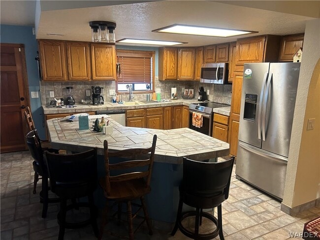 Building Photo - 7098 Kaiser Dr