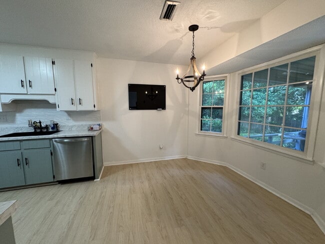 Building Photo - FOR RENT in Dothan , AL!!