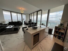 Building Photo - 2 br, 2 bath Condo - 18975 Collins Ave Uni...