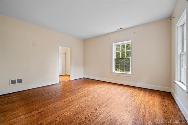 Building Photo - 41W427 Prairie St