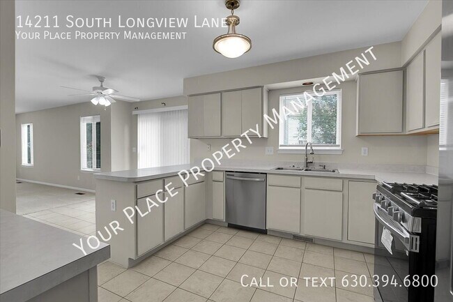 Building Photo - 14211 S Longview Ln