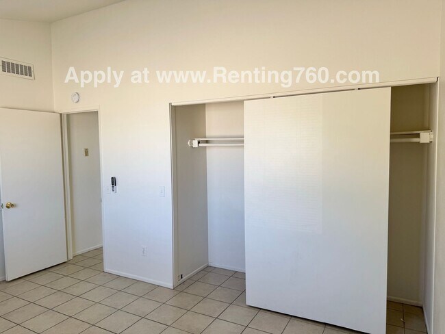 Building Photo - Spacious 2 Bed 1 Bath Home With Indoor Lau...