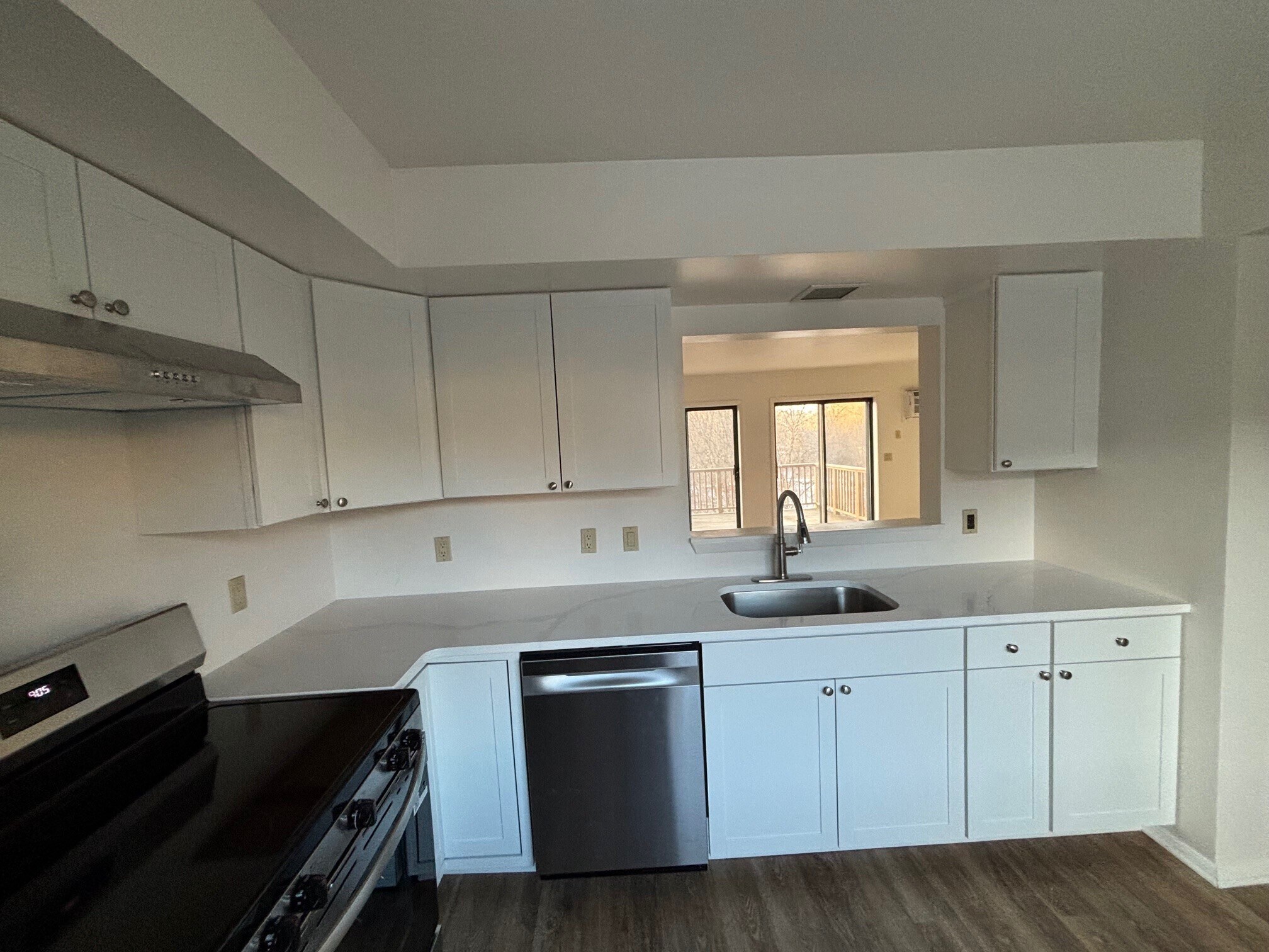 Building Photo - 8004 Chelsea Cv N