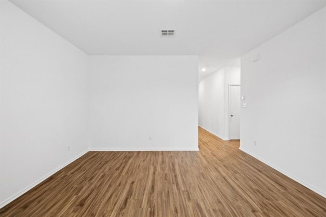 Building Photo - 504 Blanco Vista