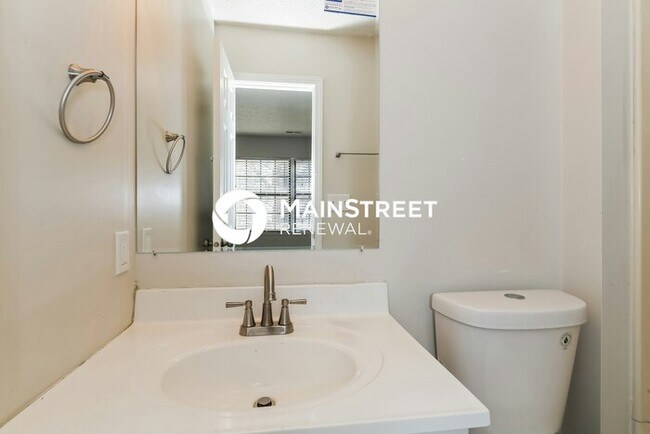 Building Photo - 3 Bedroom Pet-Friendly Home in INDIANAPOLIS, IN with Main Street Renewal