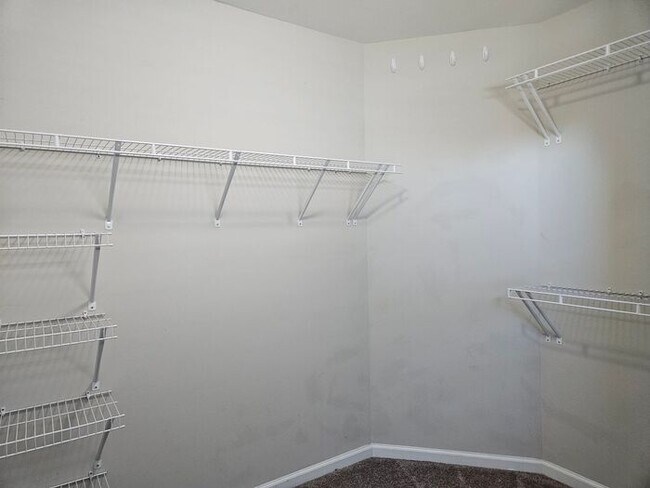 Building Photo - Great Home ! Great Schools !