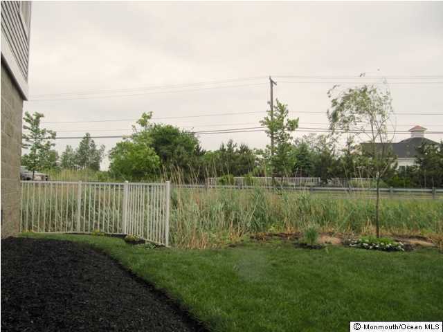 Building Photo - 606 Park Ave