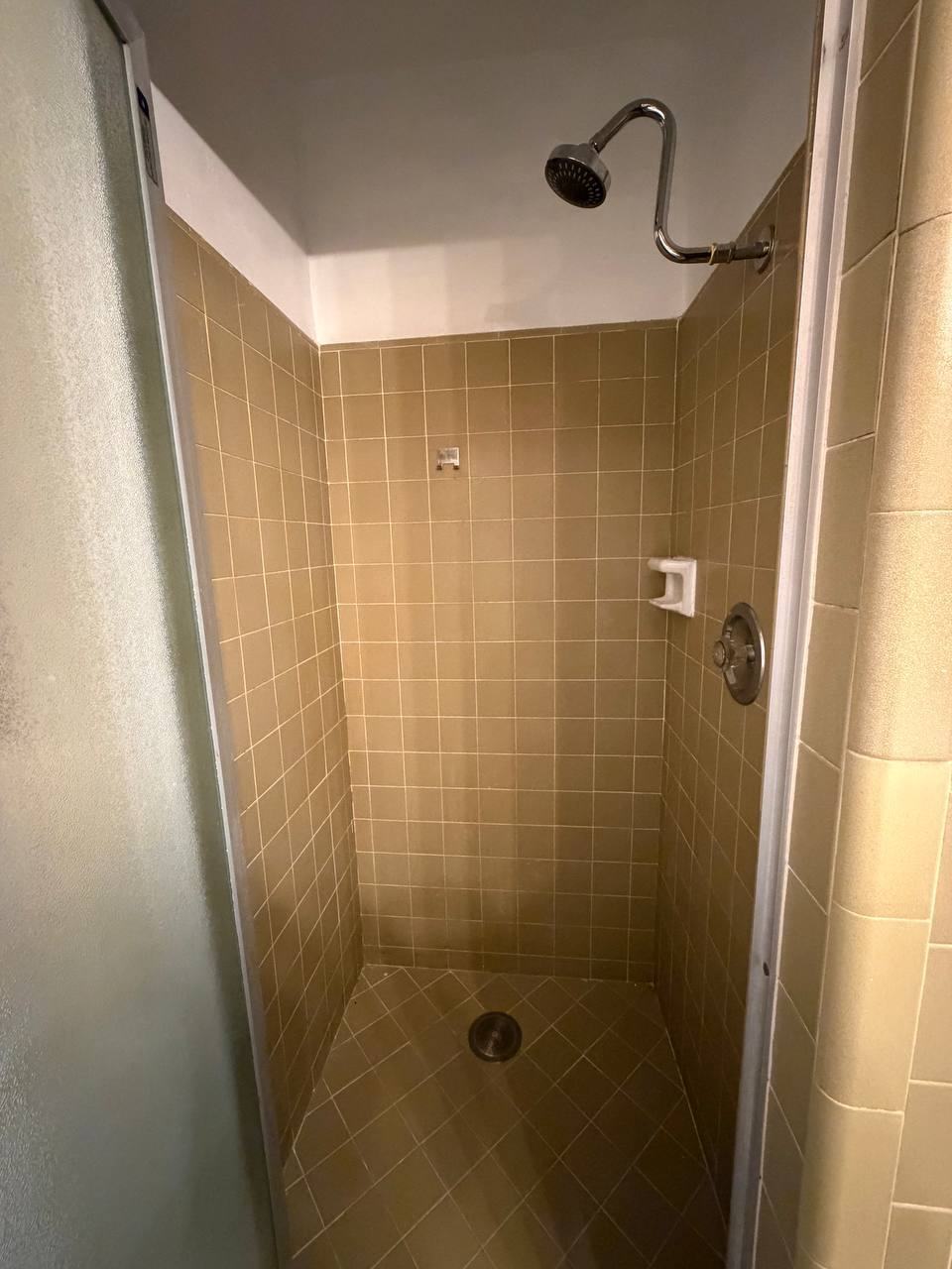 Building Photo - 13422 Oxnard St