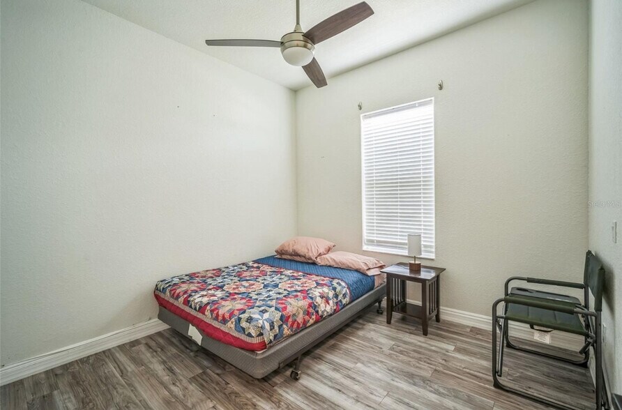 Building Photo - 10517 Camelia Dr