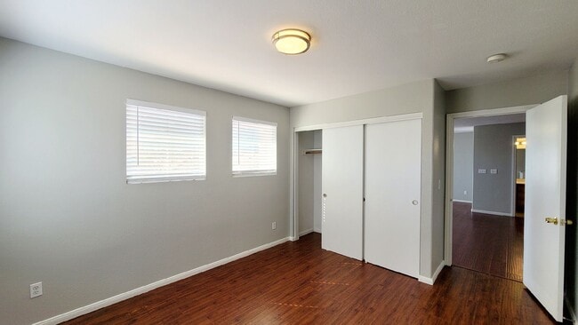 Building Photo - 10028 W Cherokee Ave