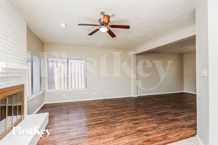 Building Photo - 7901 Tulane Dr