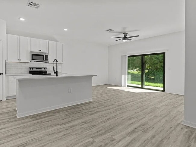 Building Photo - 12232 Newgate Ave