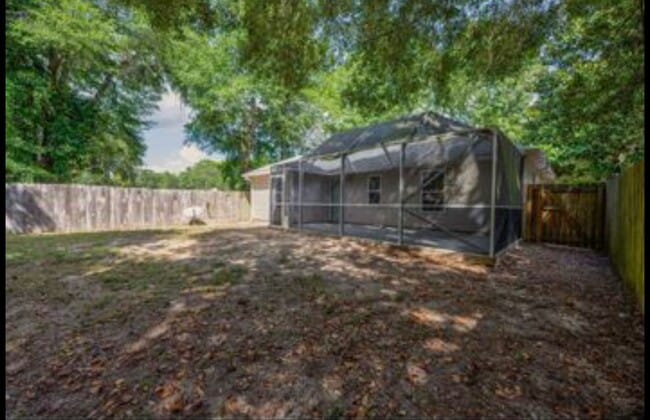 Building Photo - 44 Wildwood St