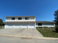 Building Photo - 333 Regatta Point