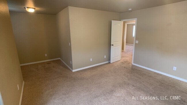 Building Photo - 954 Diamond Rim Dr
