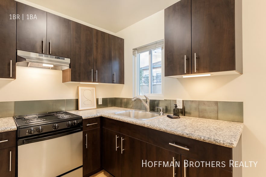 Building Photo - 924 Hancock Ave