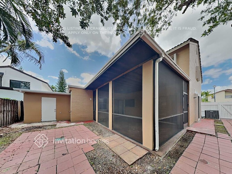 Building Photo - 10420 SW 67th St