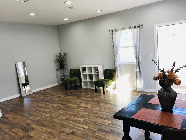 High Ceilings w/recess lighting throughout PLUS tons of natural outdoor light ! - 10500 Hayvenhurst Ave