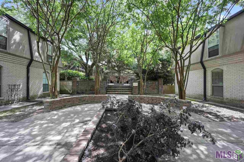 Building Photo - 1290 Park Blvd