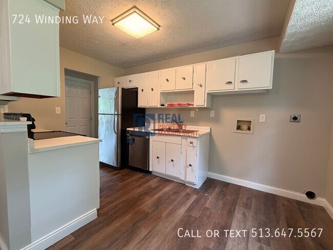 Building Photo - 724 Winding Way