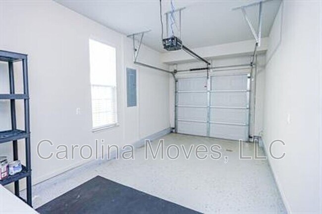 Building Photo - 414 Christiane Way