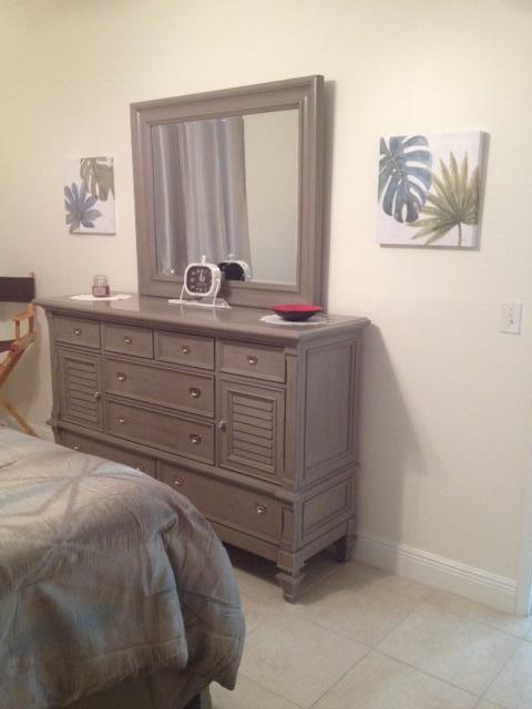 Building Photo - 630 S Sapodilla Ave