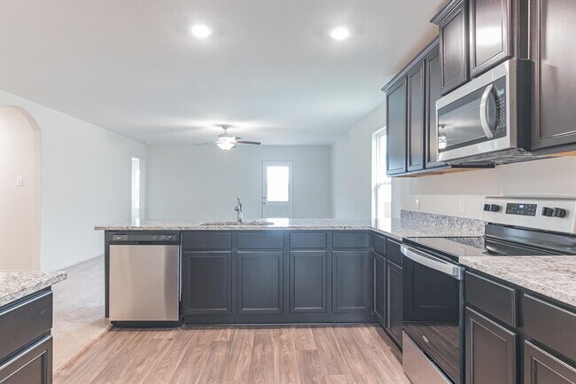 Building Photo - 112 Allington Cir