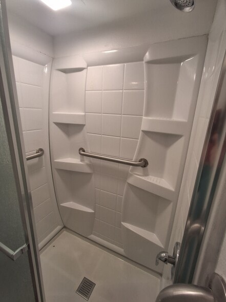 Building Photo - 28 Western Ave