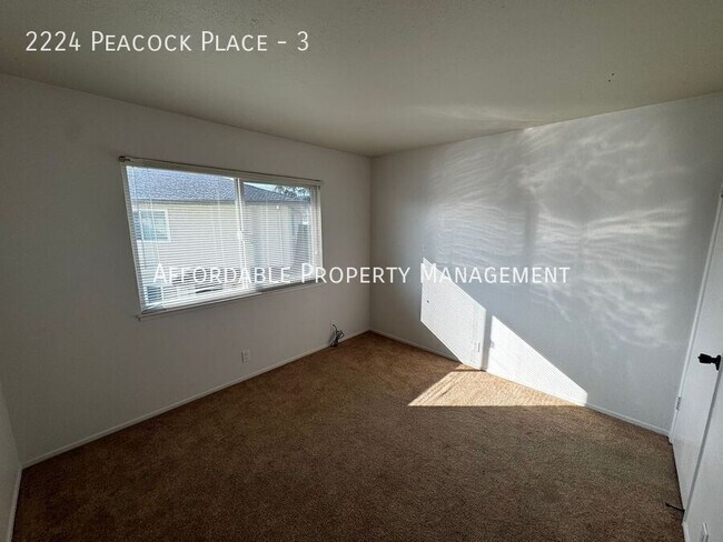 Building Photo - 2224 Peacock Pl