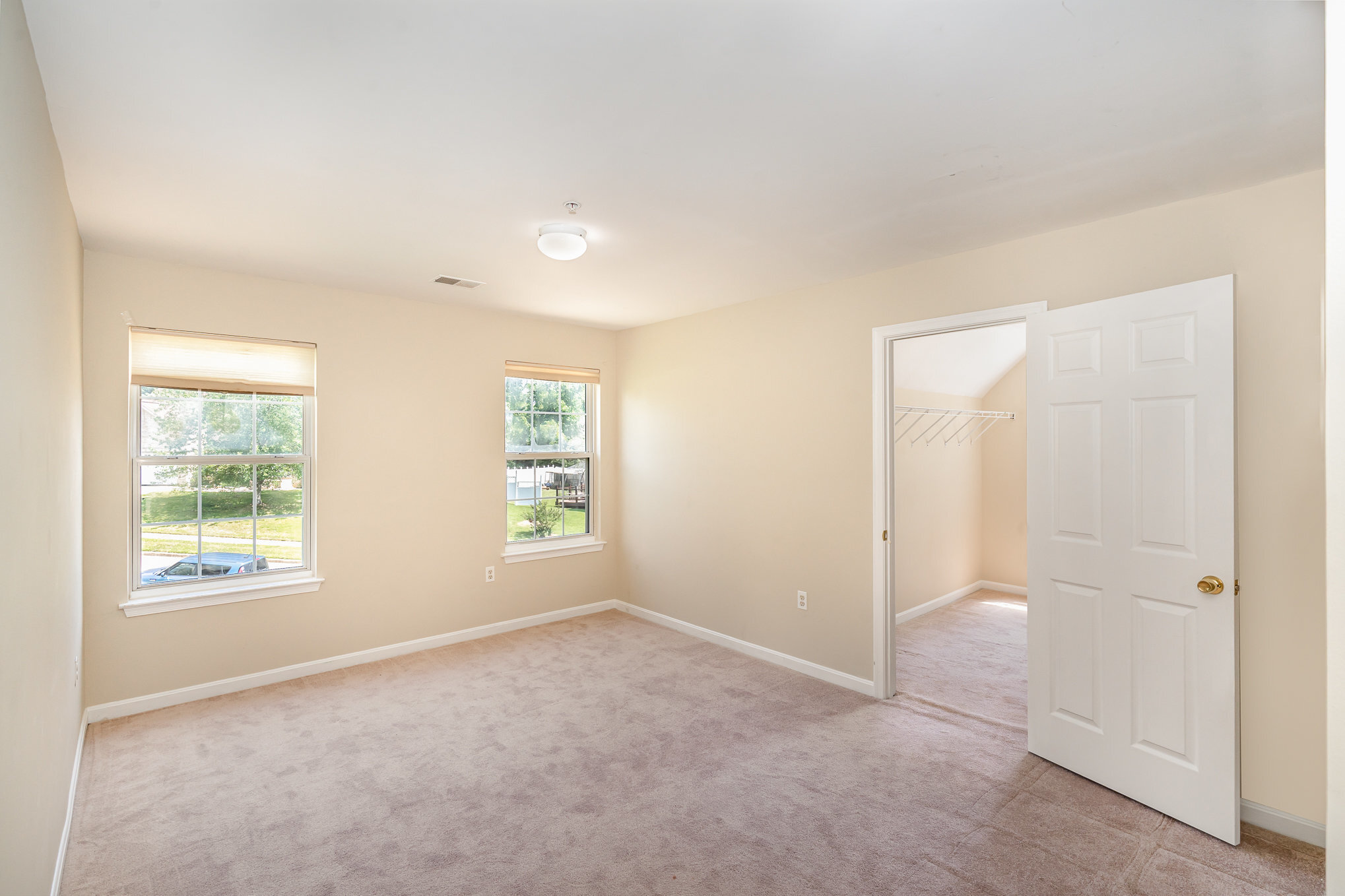 Building Photo - 200 Woodgreen Cir
