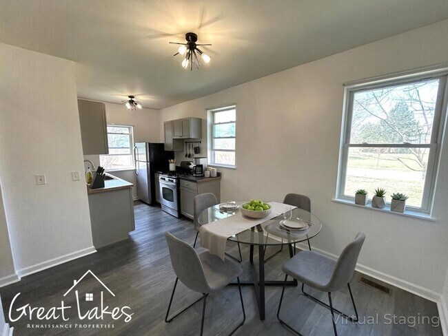 Building Photo - 4437 Avery St