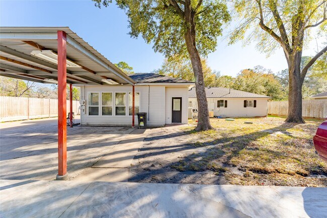 Building Photo - 11407 Iberia Dr