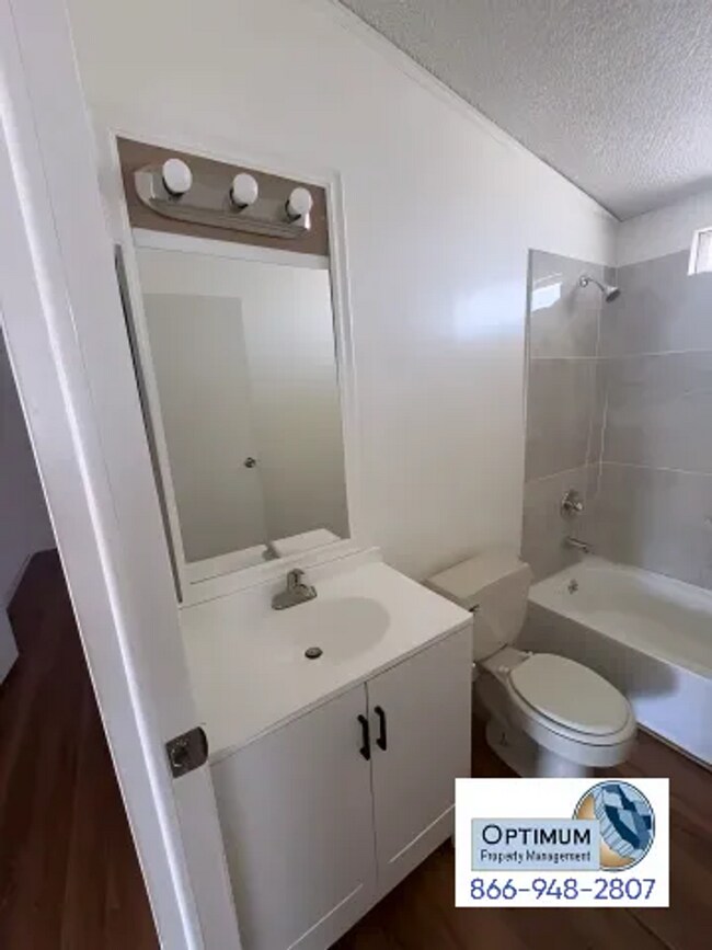 Building Photo - Fully Remodeled 3BD/2BA Home on Spacious Lot