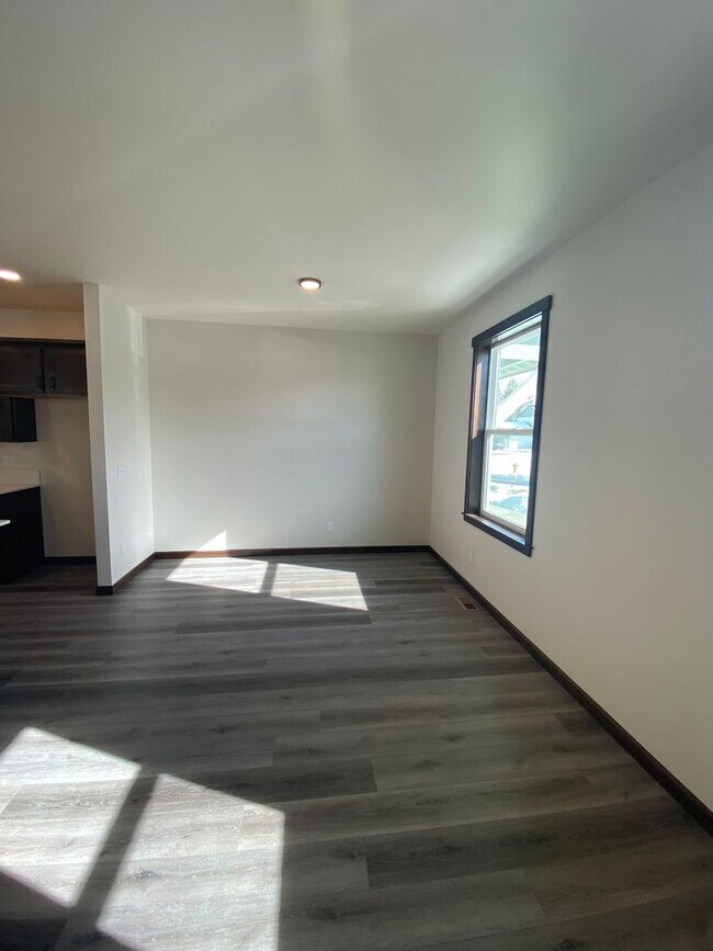 Building Photo - The Villages at River View Ridge