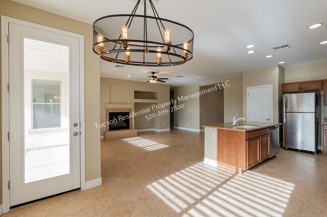 Building Photo - 799 West Camino Tunera