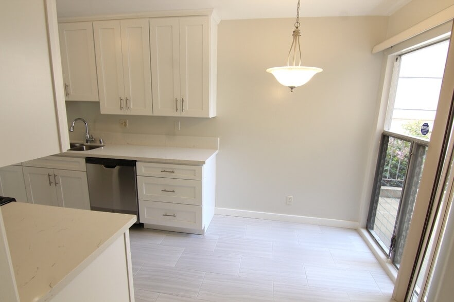 Building Photo - 1825 Glendon Ave