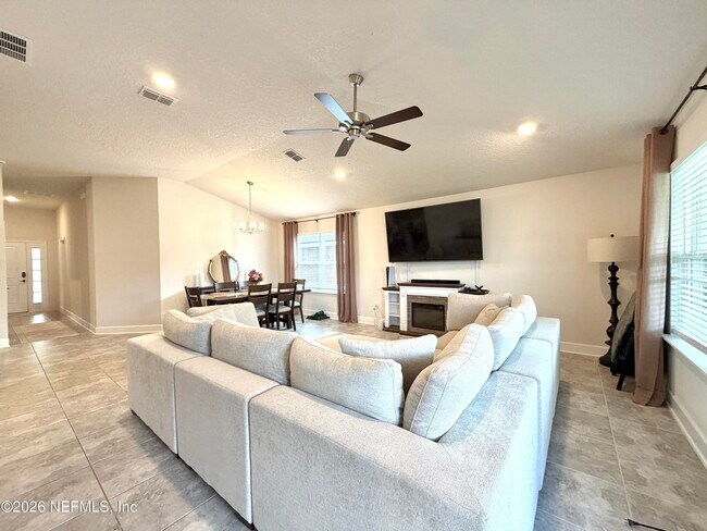 Building Photo - 3085 Laurel Springs Dr