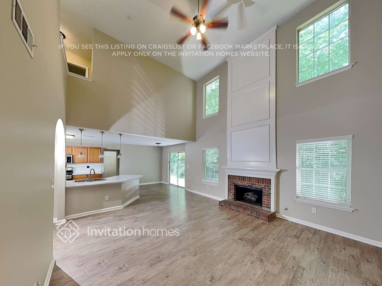 Building Photo - 320 Birchmere Close SW