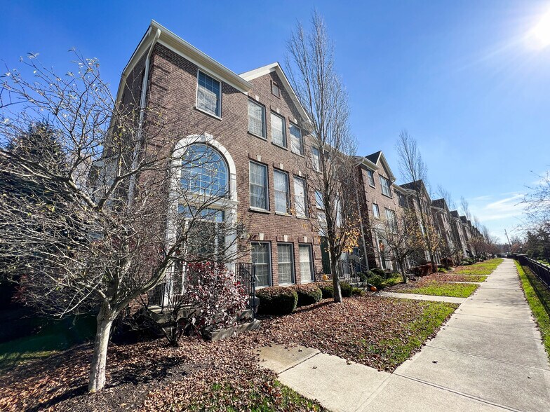 Building Photo - 8661 N Meridian St