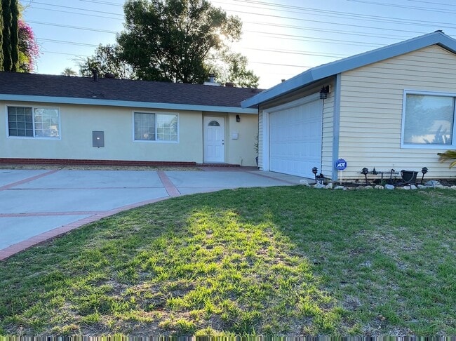 Building Photo - 9233 Geyser Ave