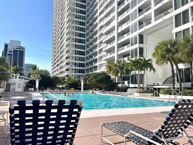 Building Photo - 1717 N Bayshore Dr