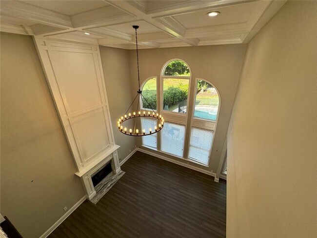 Building Photo - 1025 Beacon Hill Crossing