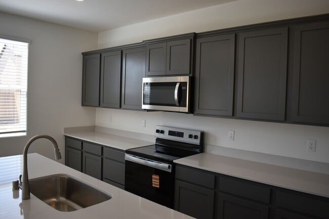 Building Photo - 4752 Sami Jo Dr