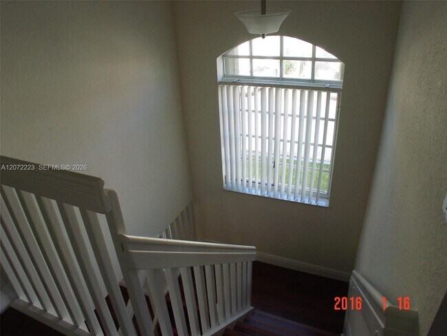 Building Photo - 5173 NW 114th Pl