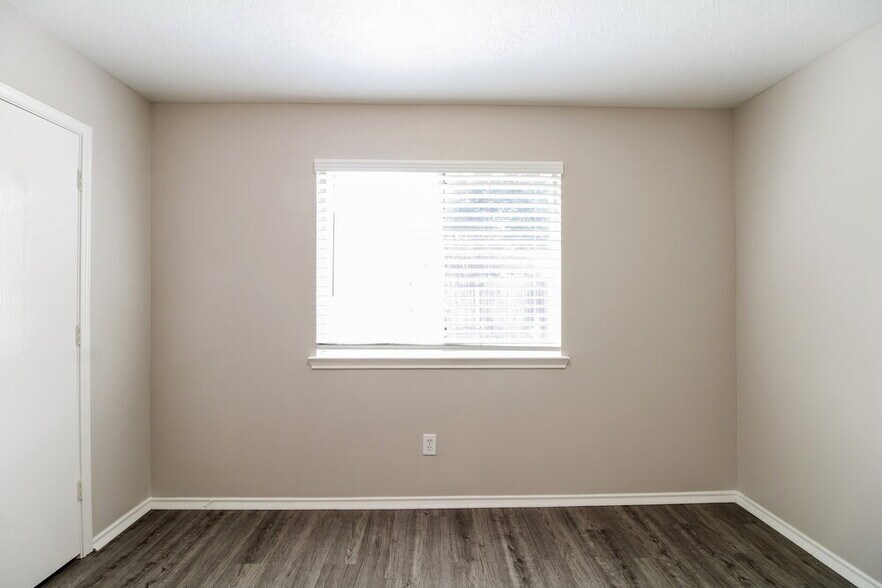 Building Photo - 1434 Glasholm Dr