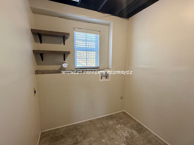 Building Photo - Beautifully Updated 3 Bed, 2 Bath Split-Level Home with Finished Basement